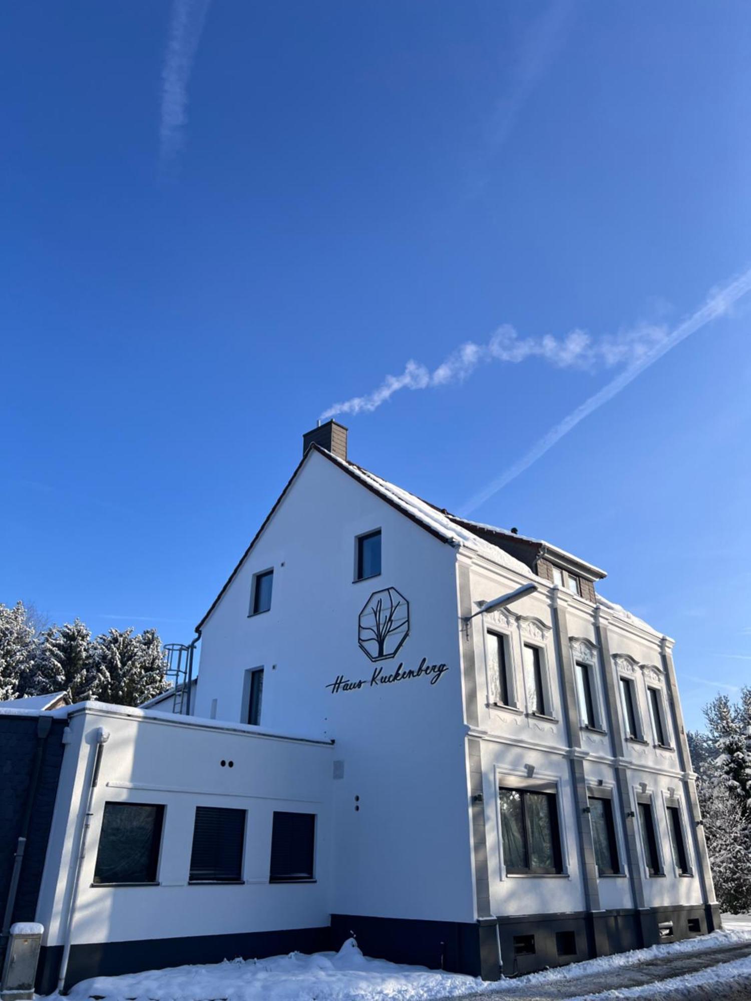 Haus Kuckenberg Hotel Burscheid Exterior photo
